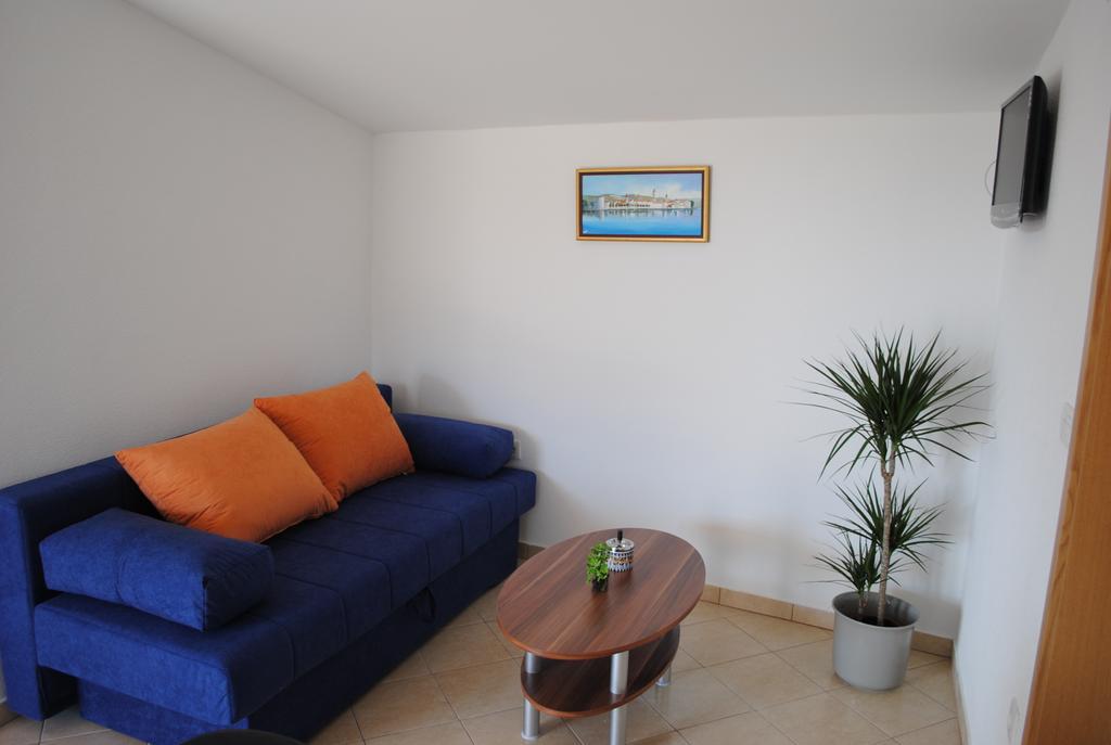 Apartments Kairos - Bili 9 Kaštela Rum bild