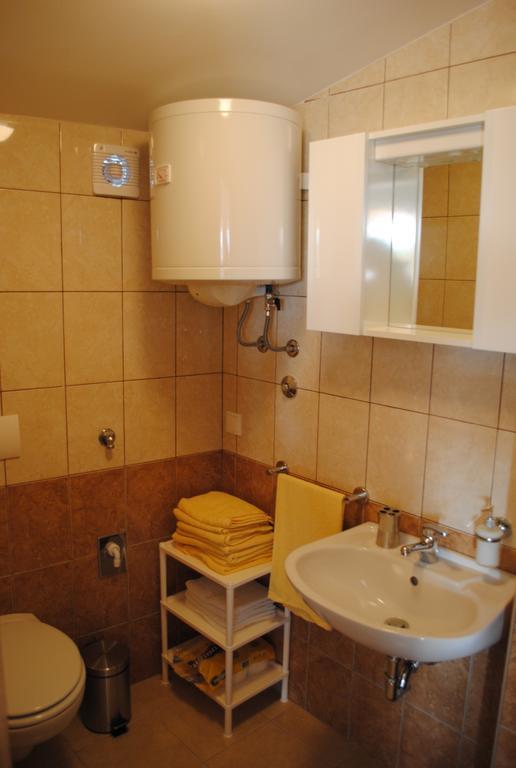 Apartments Kairos - Bili 9 Kaštela Rum bild